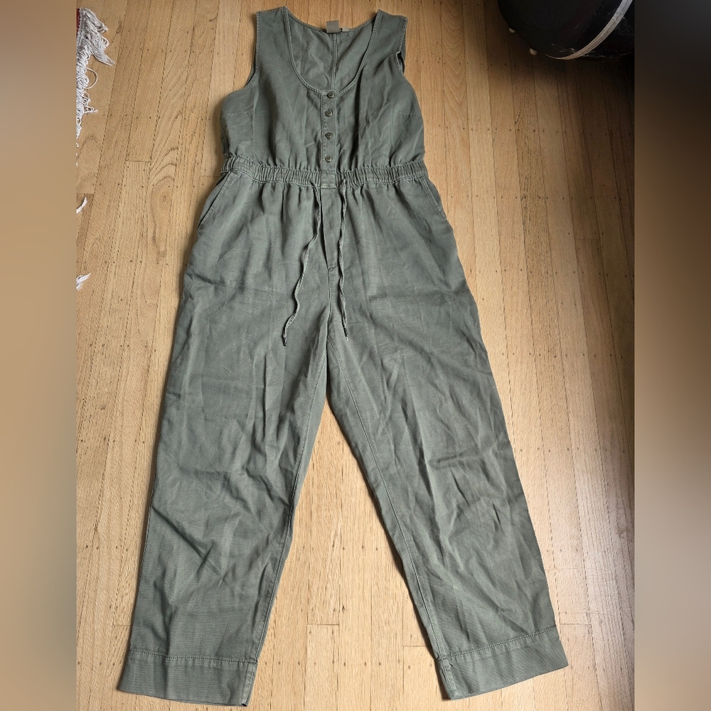 EUC GAP Green Khaki Sleeveless Jumpsuit  Size 14